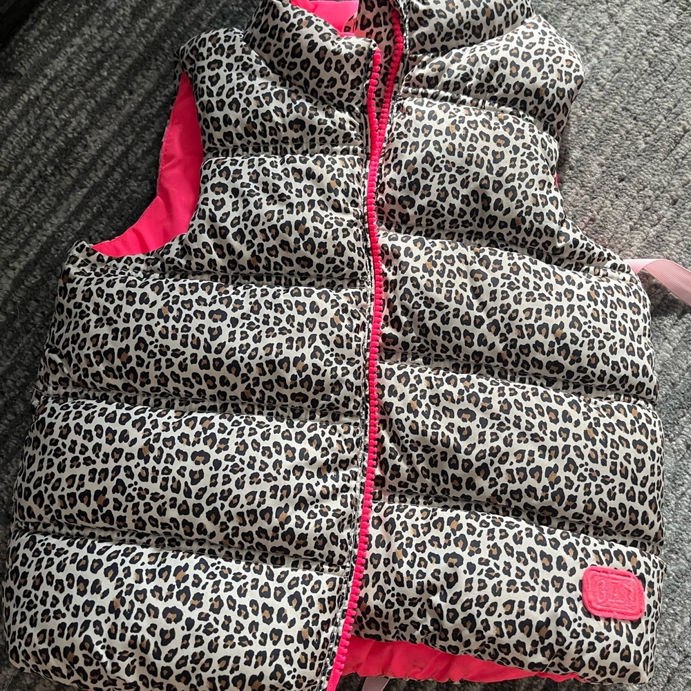 Gap 3 T puffy leopard vest